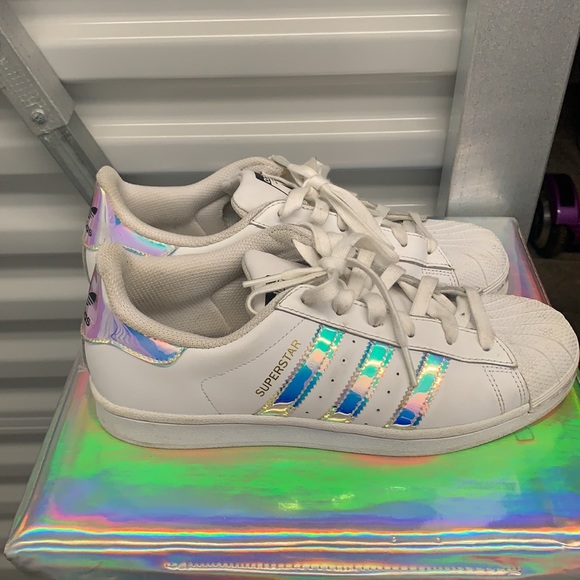 Holographic adidas - Picture 2 of 8